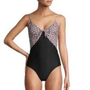 NWoT no boundaries leopard print flattering one. piece tummy control gold detail